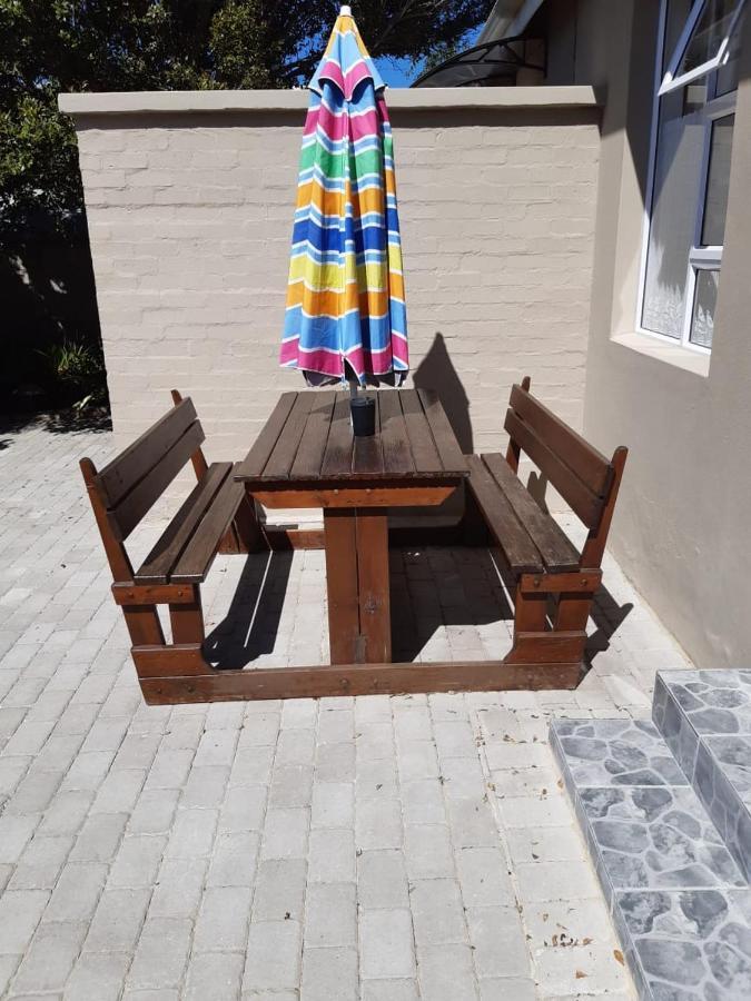 Baylight Accommodation 3 Selfcatering 1 Bedroom Apartment Sleeps 4 Mossel Bay Exterior photo